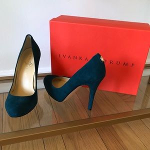 Ivanka Trump “Pinkish” pumps - Green Suede - 7
